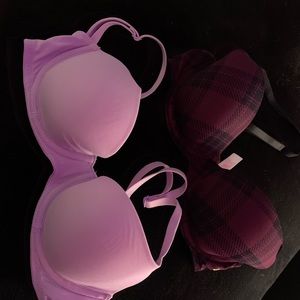 2 Victoria secrets pink bras